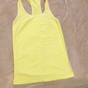 Fabletics top